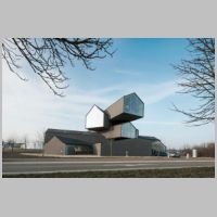Herzog & de Meuron, VitraHaus (2007-2009), Weil am Rhein, Germany, photo on architecture-history.org,3.jpg